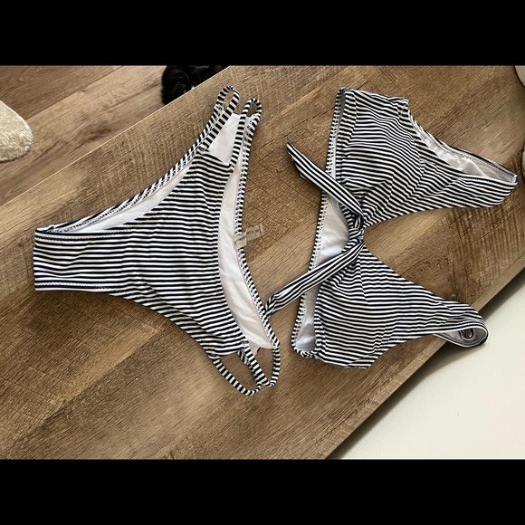 Two piece swimsuit - Picture 1 of 1